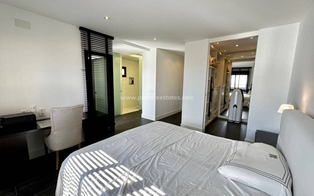 2 slaapkamer Penthouse te koop in Guardamar del Segura met zwembad garage - € 429.000 (Ref: 9193082)