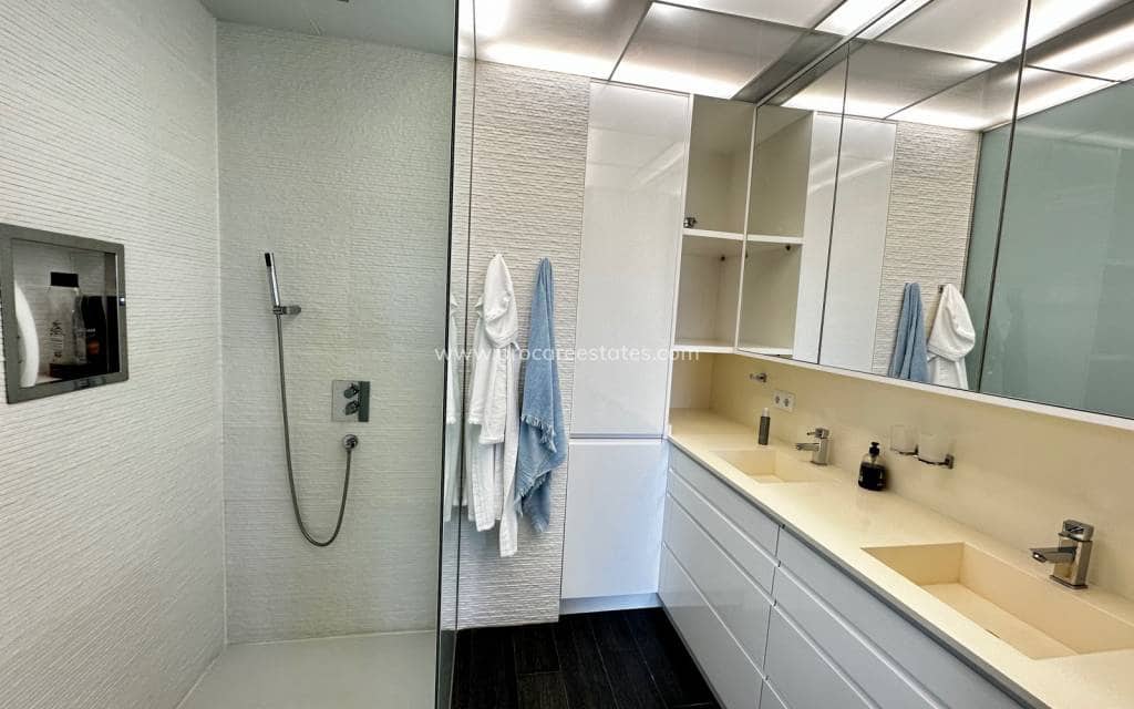 2 slaapkamer Penthouse te koop in Guardamar del Segura met zwembad garage - € 429.000 (Ref: 9193082)