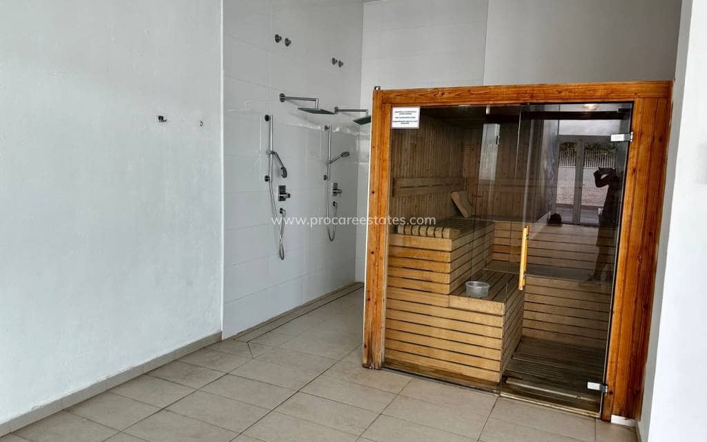 2 slaapkamer Penthouse te koop in Guardamar del Segura met zwembad garage - € 429.000 (Ref: 9193082)