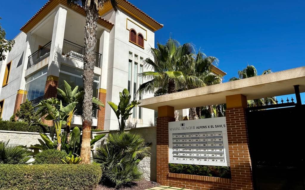 2 slaapkamer Penthouse te koop in Guardamar del Segura met zwembad garage - € 429.000 (Ref: 9193082)