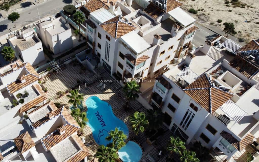 2 slaapkamer Penthouse te koop in Guardamar del Segura met zwembad garage - € 429.000 (Ref: 9193082)