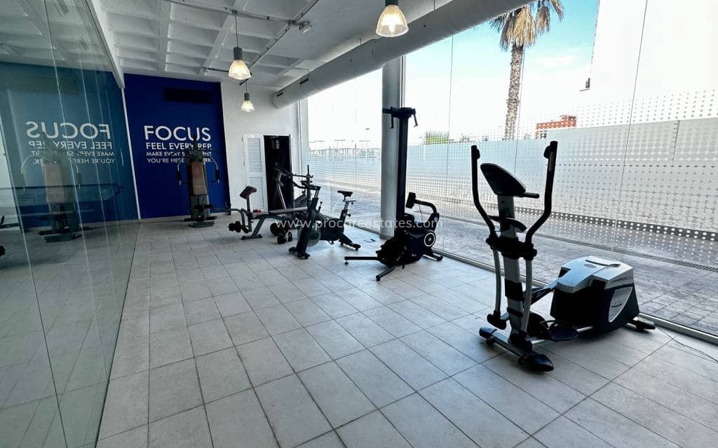 2 makuuhuone Kattohuoneisto myytävänä paikassa Guardamar del Segura mukana uima-altaan 
autotalli - 429 000 € (Ref: 9193083)