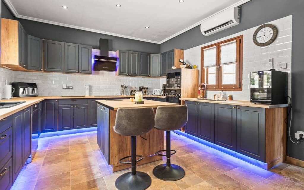 4 soverom Finca/Herregård til salgs i Torremendo med svømmebasseng - € 575 000 (Ref: 9211062)