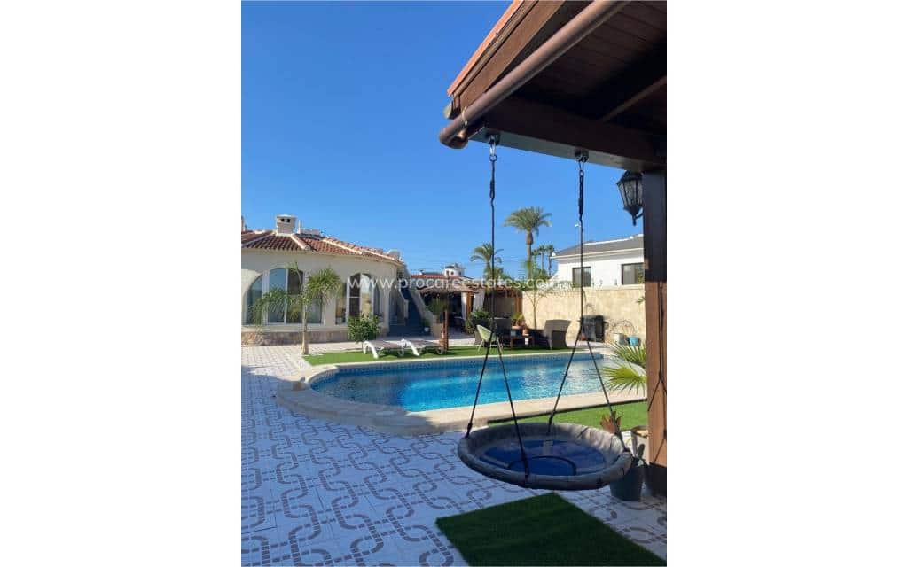 4 chambre Villa/Maison à vendre à Ciudad Quesada avec piscine - 530 000 € (Ref: 9211072)