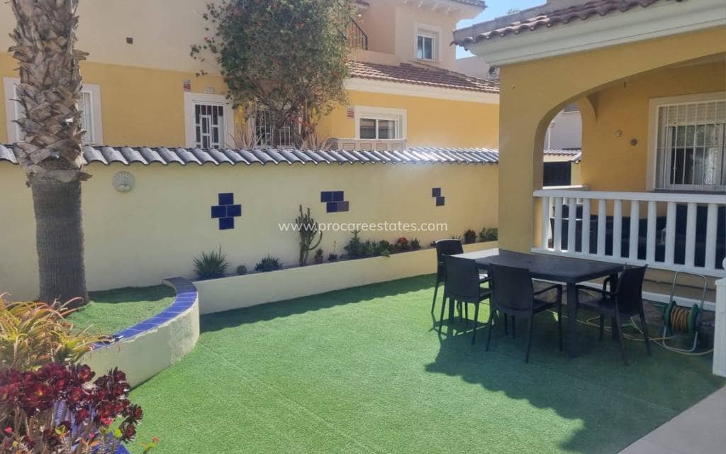 2 bedroom Townhouse for sale in Ciudad Quesada with pool - € 225,000 (Ref: 9211073)