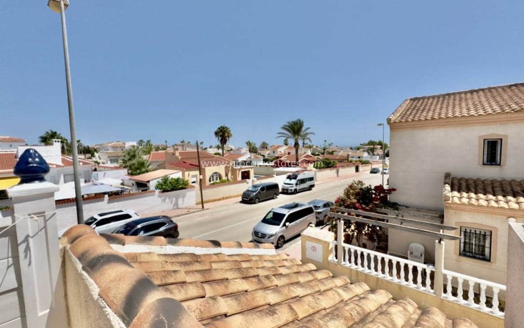 3 bedroom Villa for sale in Ciudad Quesada with pool - € 199,995 (Ref: 9211076)