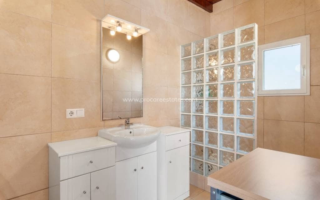 4 soverom Finca/Herregård til salgs i Catral med svømmebasseng - € 565 000 (Ref: 9211083)