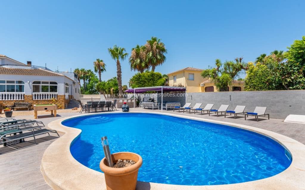 4 soverom Finca/Herregård til salgs i Catral med svømmebasseng - € 565 000 (Ref: 9211083)