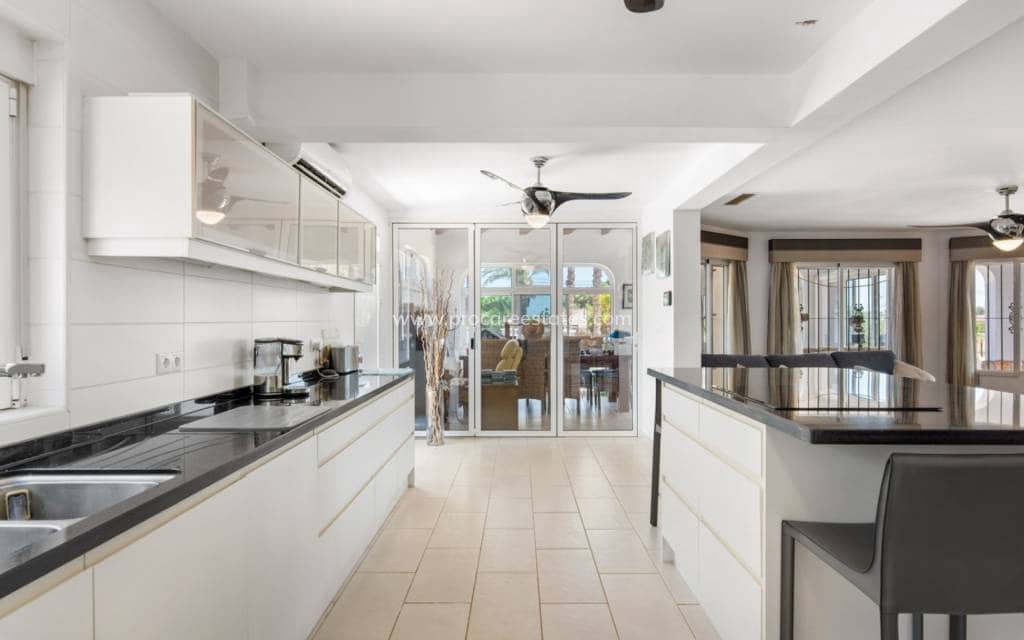 4 soverom Finca/Herregård til salgs i Catral med svømmebasseng - € 565 000 (Ref: 9211083)