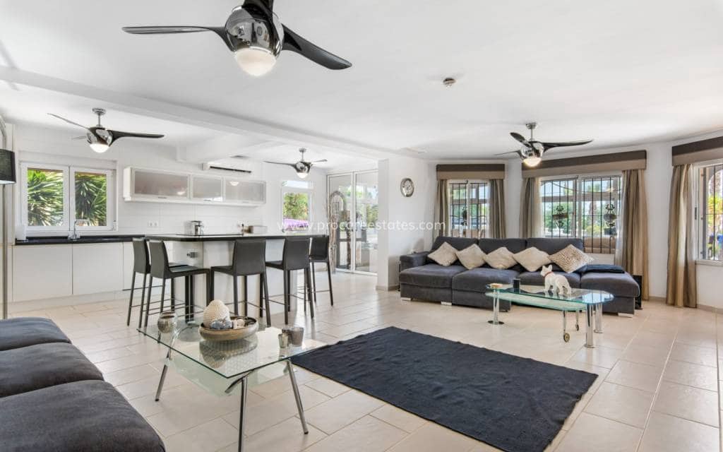 4 soverom Finca/Herregård til salgs i Catral med svømmebasseng - € 565 000 (Ref: 9211083)