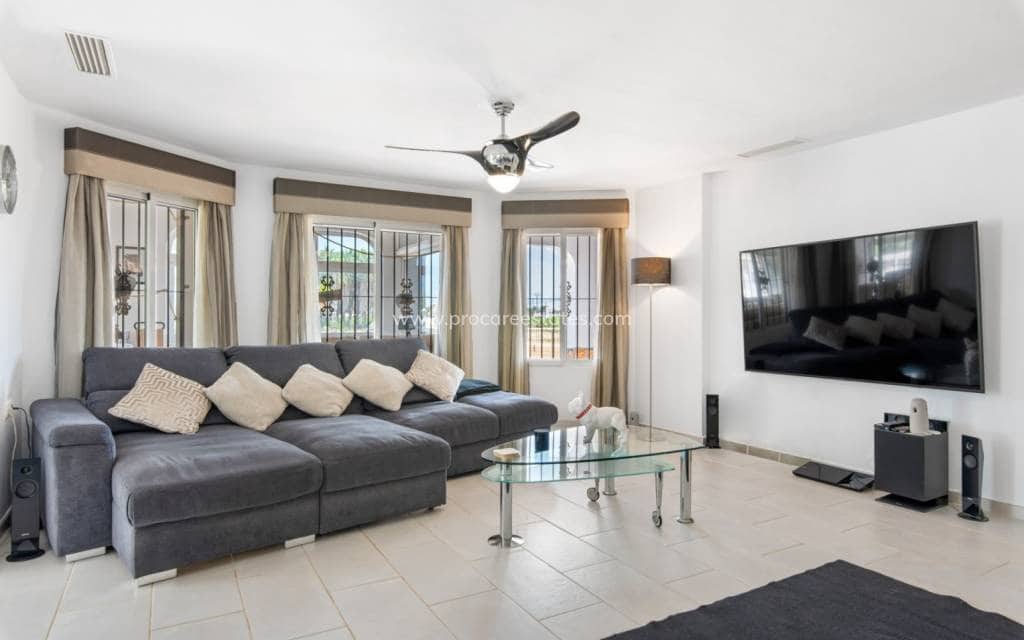 4 soverom Finca/Herregård til salgs i Catral med svømmebasseng - € 565 000 (Ref: 9211083)