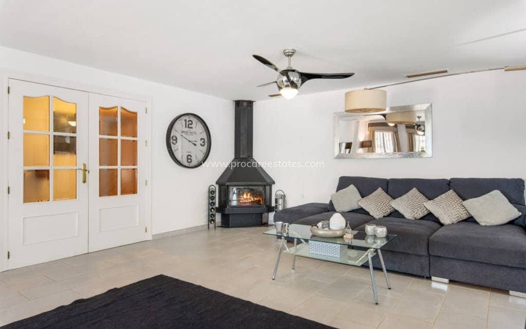 4 soverom Finca/Herregård til salgs i Catral med svømmebasseng - € 565 000 (Ref: 9211083)