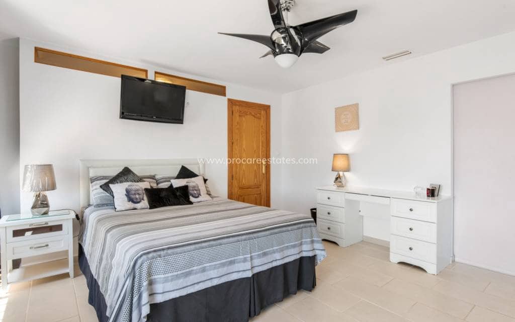 4 soverom Finca/Herregård til salgs i Catral med svømmebasseng - € 565 000 (Ref: 9211083)