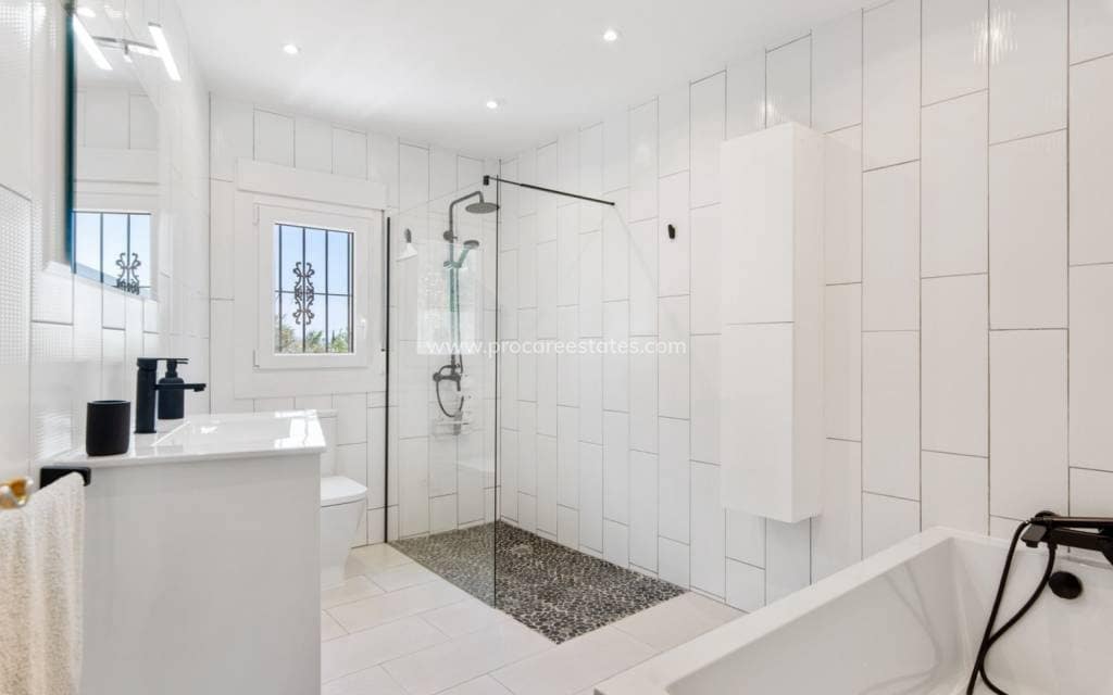 4 soverom Finca/Herregård til salgs i Catral med svømmebasseng - € 565 000 (Ref: 9211083)