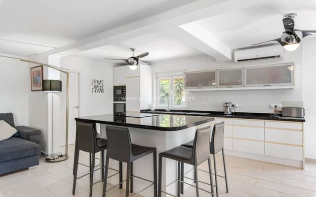 4 soveværelse Finca/Landehus til salg i Catral med swimmingpool - € 565.000 (Ref: 9211083)