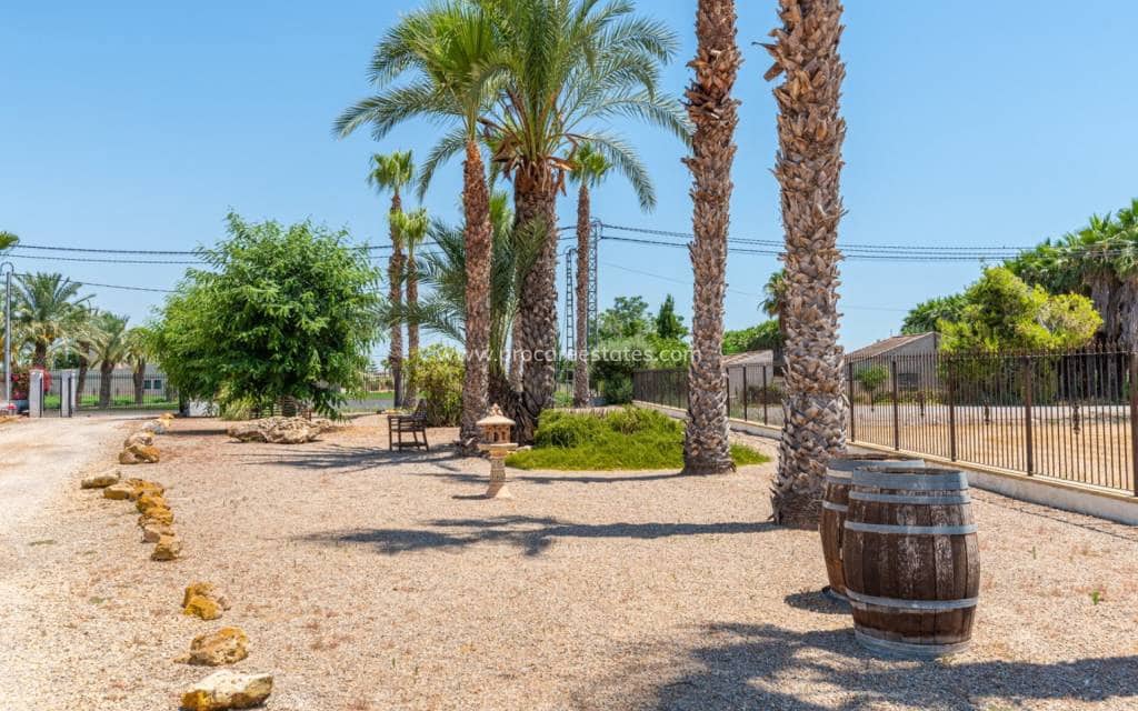 4 soverom Finca/Herregård til salgs i Catral med svømmebasseng - € 565 000 (Ref: 9211083)