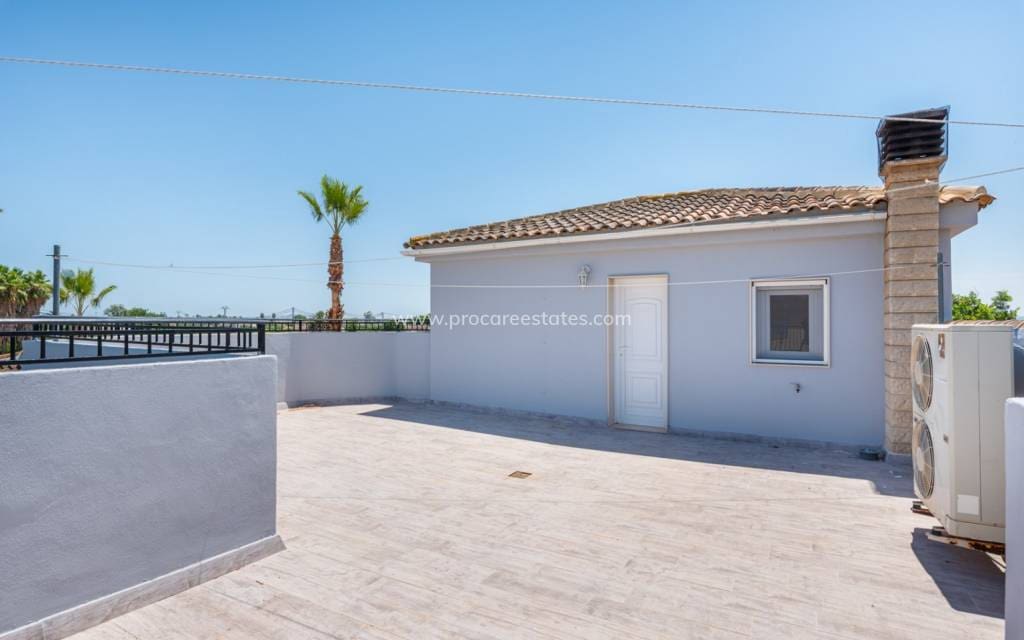 4 soverom Finca/Herregård til salgs i Catral med svømmebasseng - € 565 000 (Ref: 9211083)