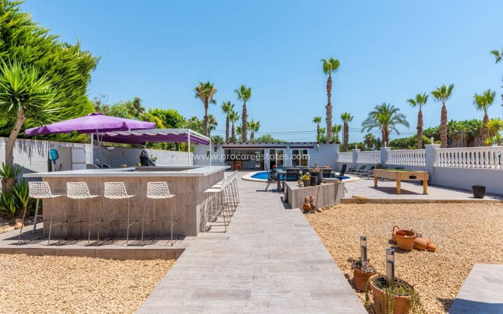 4 soverom Finca/Herregård til salgs i Catral med svømmebasseng - € 565 000 (Ref: 9211083)