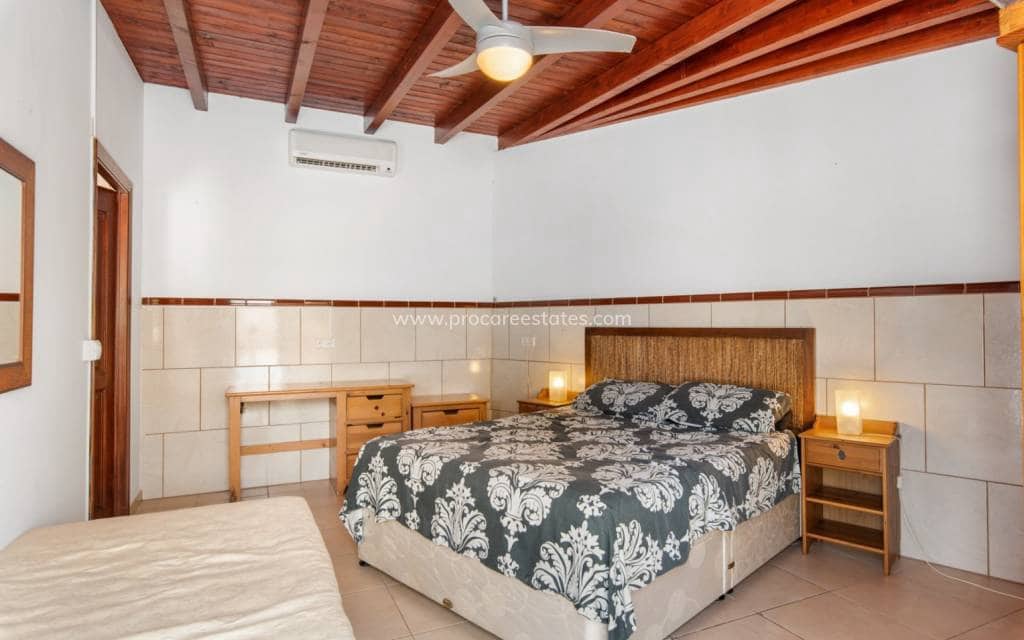 4 soverom Finca/Herregård til salgs i Catral med svømmebasseng - € 565 000 (Ref: 9211083)