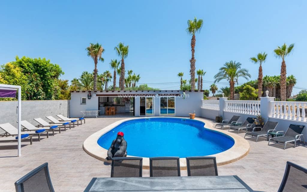 4 soverom Finca/Herregård til salgs i Catral med svømmebasseng - € 565 000 (Ref: 9211083)