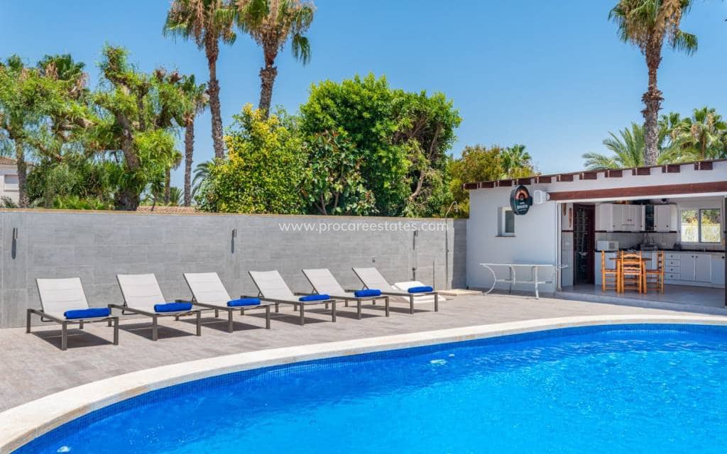 4 soverom Finca/Herregård til salgs i Catral med svømmebasseng - € 565 000 (Ref: 9211083)