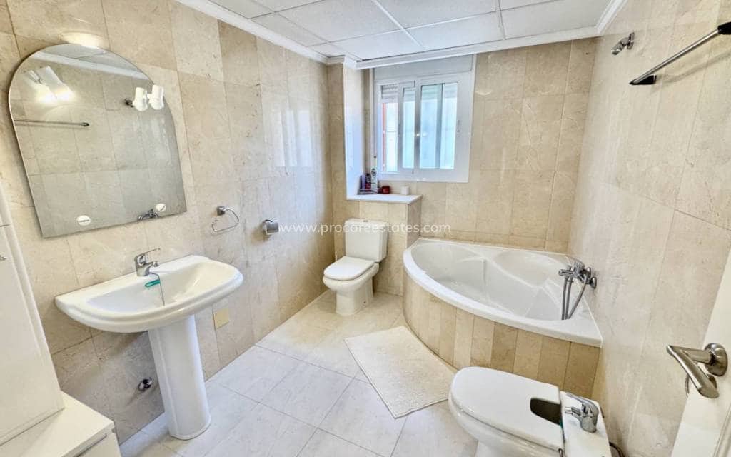 3 bedroom Villa for sale in Ciudad Quesada with pool - € 260,000 (Ref: 9343614)