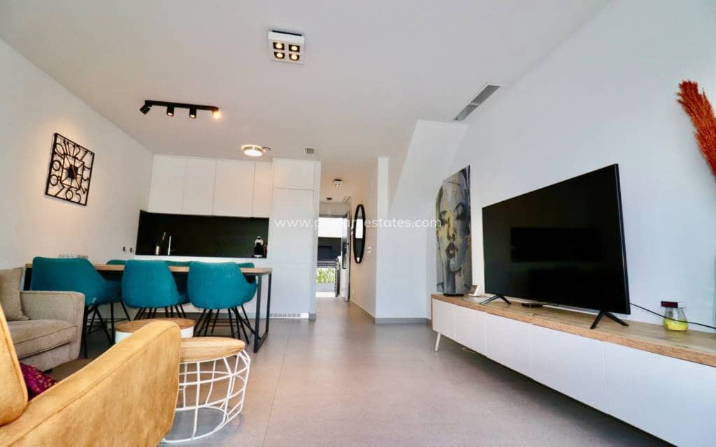 3 sovrum Lägenhet till salu i Guardamar del Segura med pool garage - 375 000 € (Ref: 9356966)