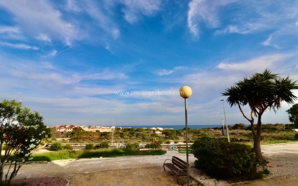 3 sovrum Lägenhet till salu i Guardamar del Segura med pool garage - 375 000 € (Ref: 9356966)