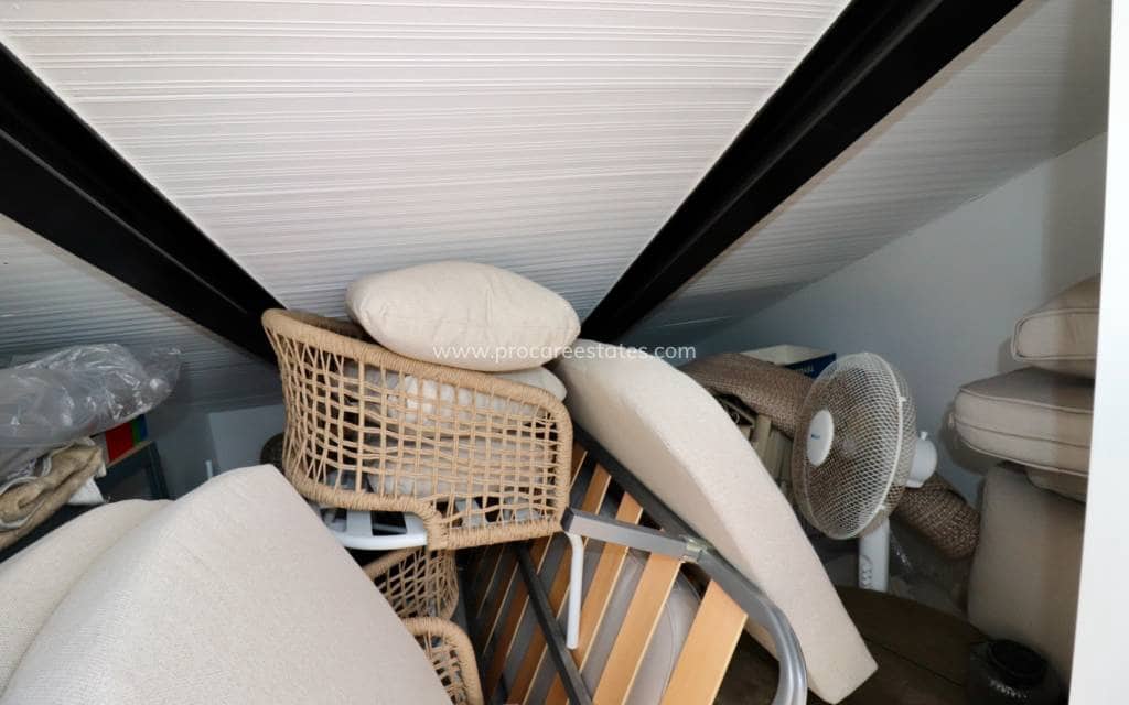 Chalet de 2 habitaciones en El Raso en venta con piscina - 215.000 € (Ref: 9449762)