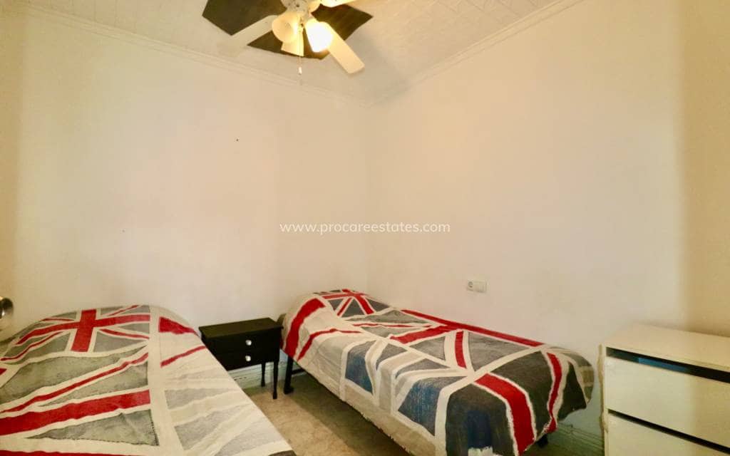 2 soverom Hus til salgs i Torrevieja med svømmebasseng - € 104 950 (Ref: 9449916)