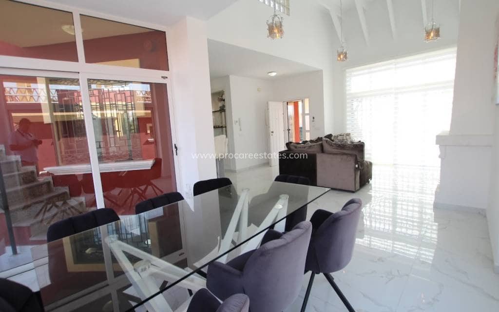 6 bedroom Villa for sale in Lo Crispin with pool - € 395,000 (Ref: 9503039)