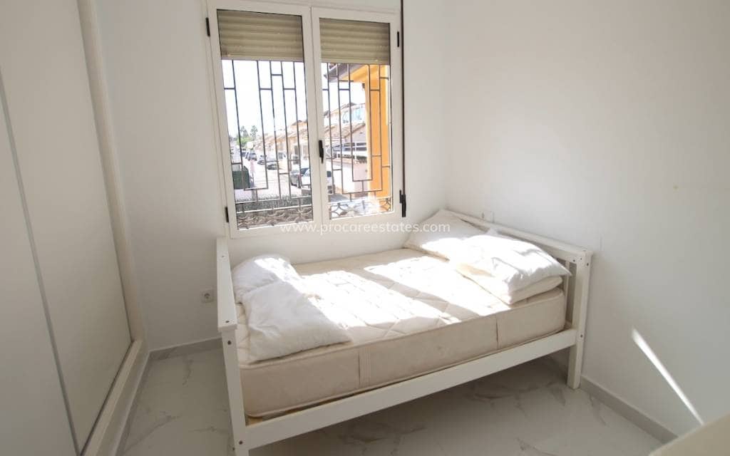 6 bedroom Villa for sale in Lo Crispin with pool - € 395,000 (Ref: 9503039)