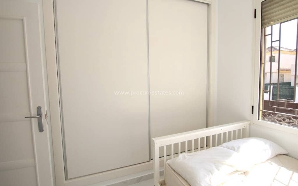 6 bedroom Villa for sale in Lo Crispin with pool - € 395,000 (Ref: 9503039)