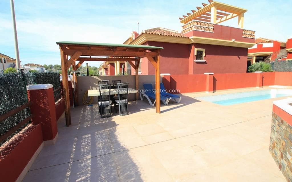6 bedroom Villa for sale in Lo Crispin with pool - € 395,000 (Ref: 9503039)