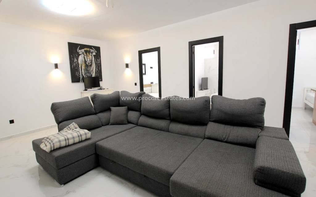 6 bedroom Villa for sale in Lo Crispin with pool - € 395,000 (Ref: 9503039)