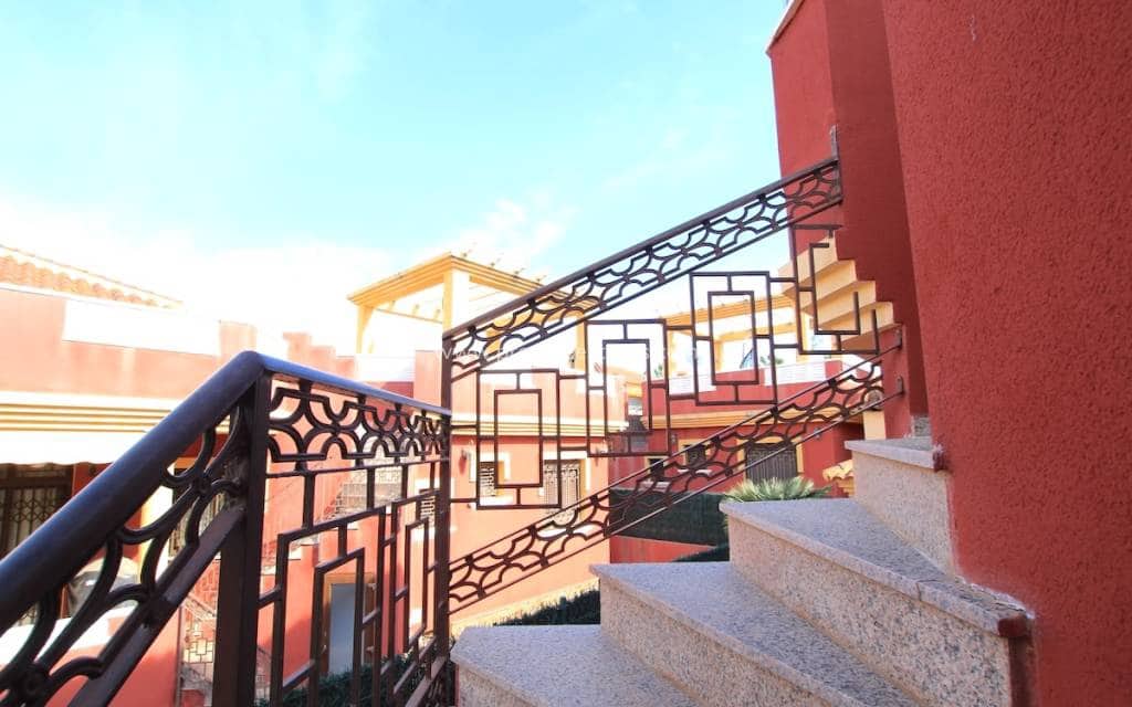 6 bedroom Villa for sale in Lo Crispin with pool - € 395,000 (Ref: 9503039)