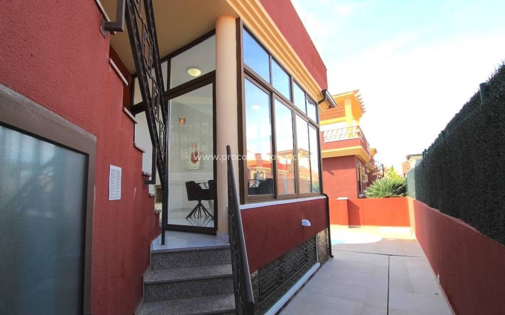 6 bedroom Villa for sale in Lo Crispin with pool - € 395,000 (Ref: 9503039)