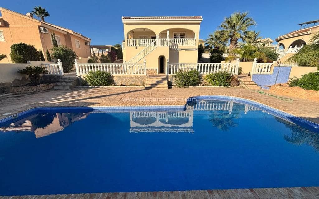 5 bedroom Villa for sale in Ciudad Quesada with pool - € 595,000 (Ref: 9503044)
