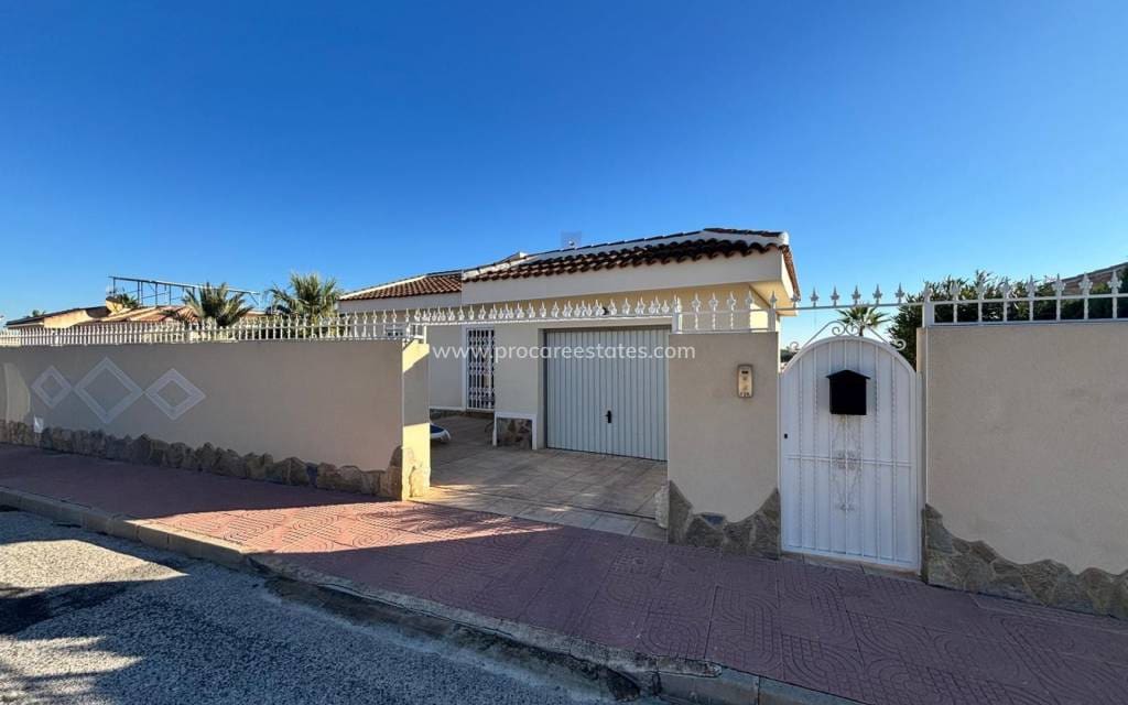 5 bedroom Villa for sale in Ciudad Quesada with pool - € 595,000 (Ref: 9503044)