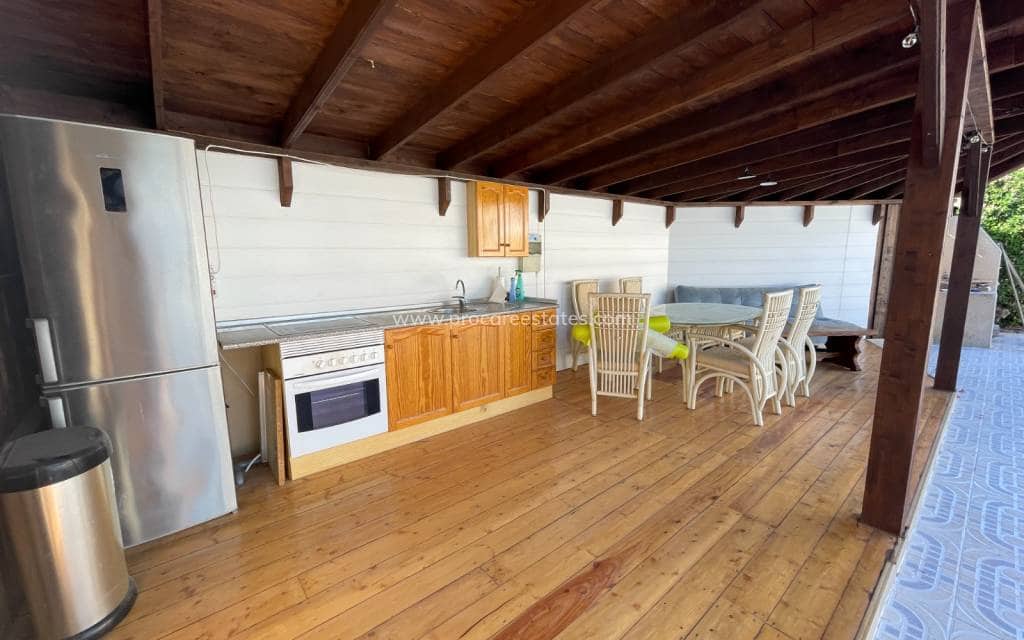 4 slaapkamer Villa te koop in Catral met zwembad - € 370.000 (Ref: 9503049)