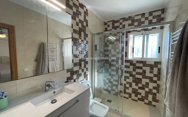 4 slaapkamer Villa te koop in Catral met zwembad - € 370.000 (Ref: 9503049)