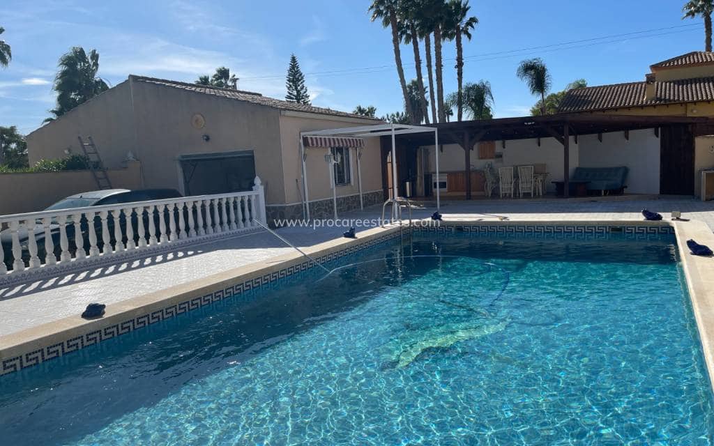 4 slaapkamer Villa te koop in Catral met zwembad - € 370.000 (Ref: 9503049)