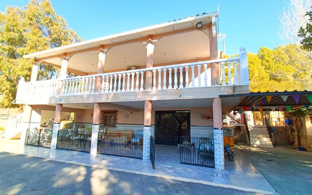 4 slaapkamer Villa te koop in La Romana met zwembad - € 320.000 (Ref: 9503050)