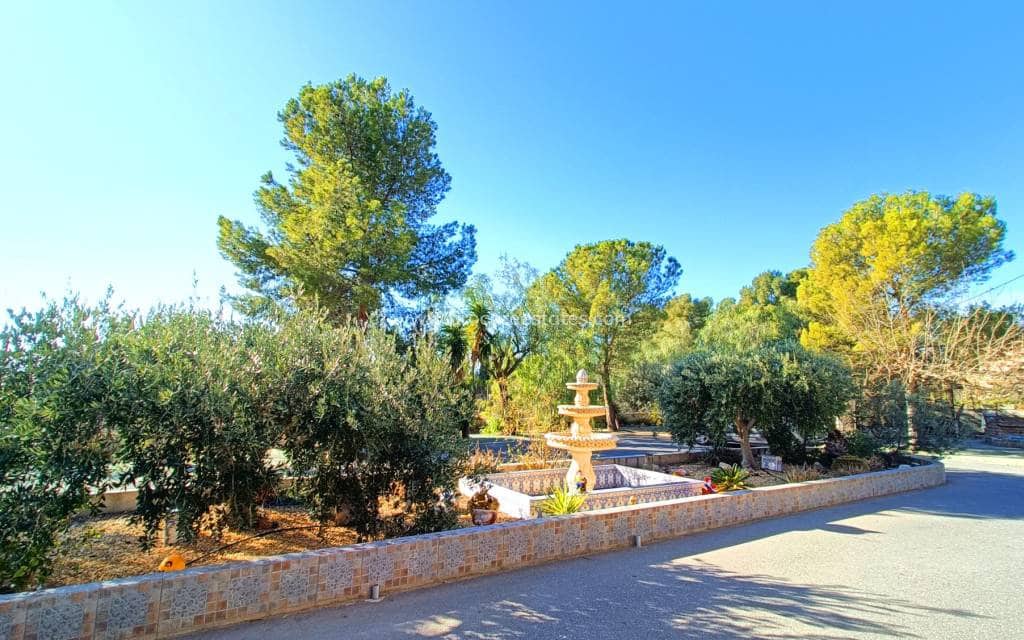 4 slaapkamer Villa te koop in La Romana met zwembad - € 320.000 (Ref: 9503050)