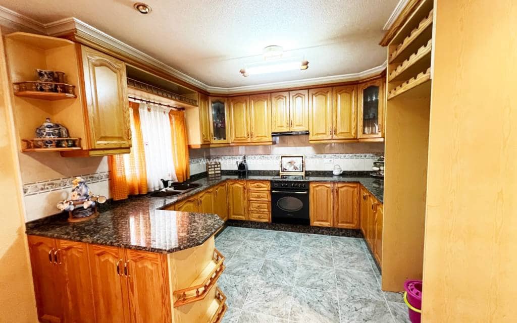 4 slaapkamer Villa te koop in La Romana met zwembad - € 320.000 (Ref: 9503050)