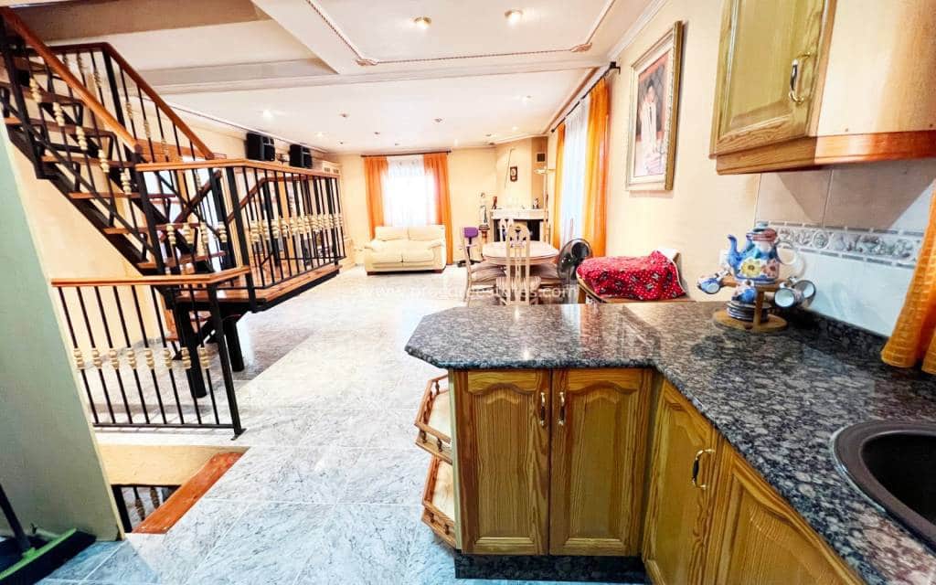 4 slaapkamer Villa te koop in La Romana met zwembad - € 320.000 (Ref: 9503050)