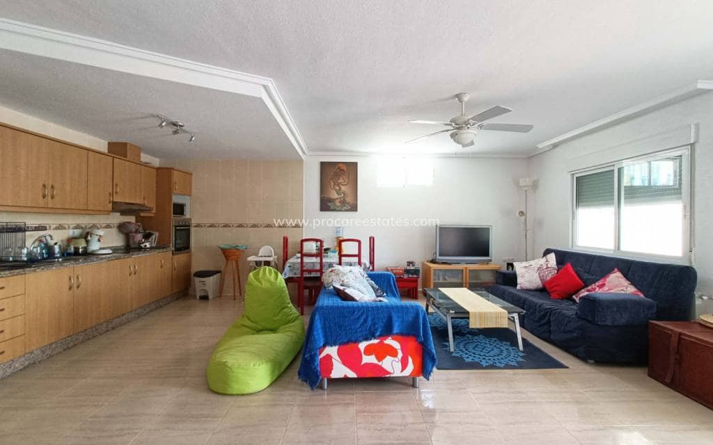 5 makuuhuone Huvila myytävänä paikassa Abanilla mukana uima-altaan - 392 000 € (Ref: 9503051)