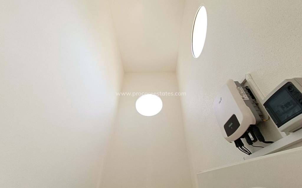 5 makuuhuone Huvila myytävänä paikassa Abanilla mukana uima-altaan - 392 000 € (Ref: 9503051)