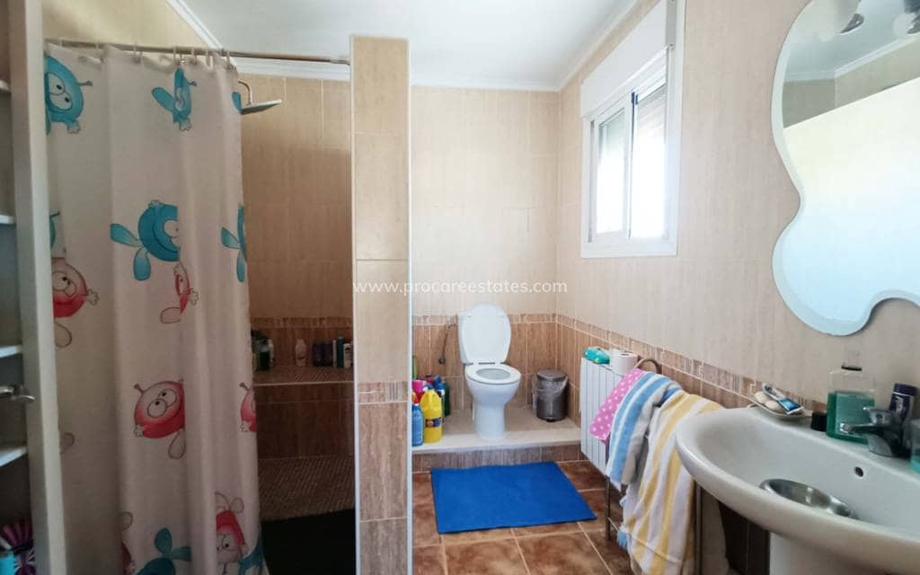 5 makuuhuone Huvila myytävänä paikassa Abanilla mukana uima-altaan - 392 000 € (Ref: 9503051)