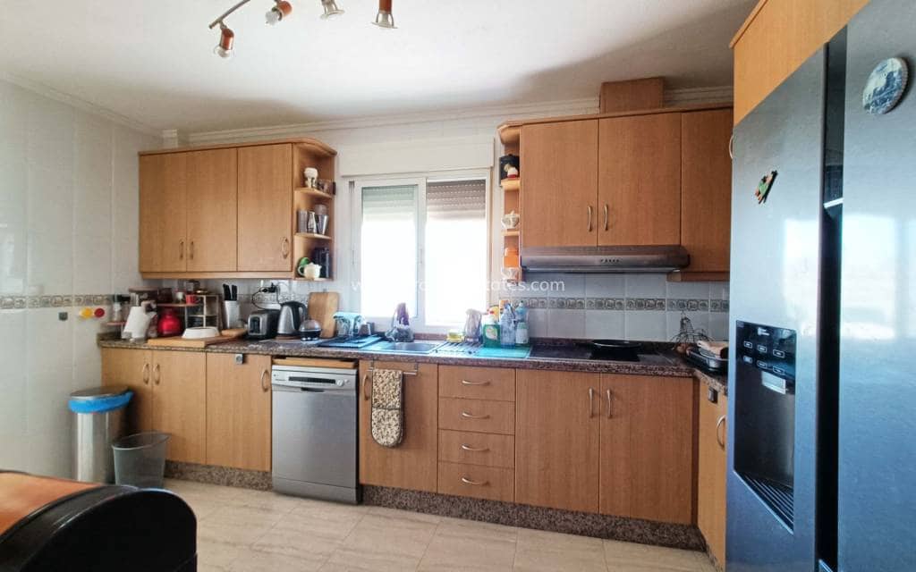 5 makuuhuone Huvila myytävänä paikassa Abanilla mukana uima-altaan - 392 000 € (Ref: 9503051)